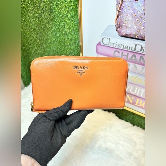 ❤️ Prada Saffiano Leather Zippy Wallet A507U0 - Picture 1 of 15